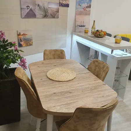 Alessia Lux Prima Linie Malul Marii Navodari